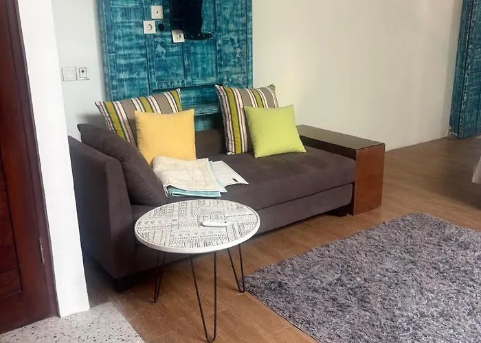 New, Modern 1br, Quiet-kitchen-worspace-100mb *